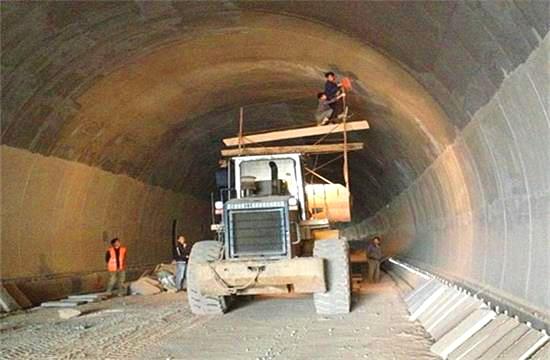 隧道拱部空洞敲擊檢查方法