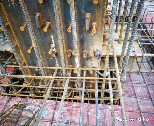 施工現場：鋼筋與埋件現場優化