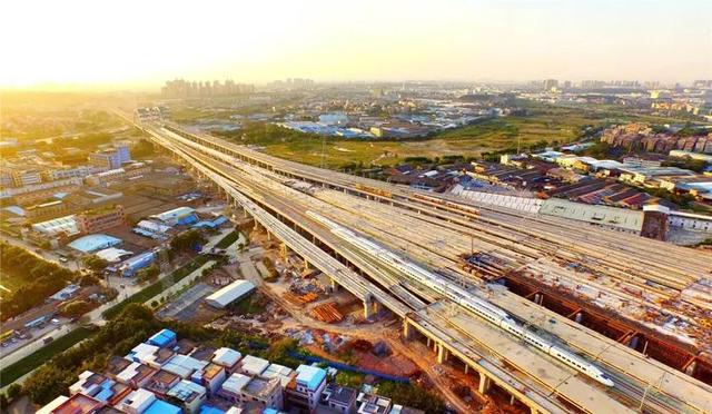 BIM技術在廣州高鐵客運站鋼結構雨棚上的應用