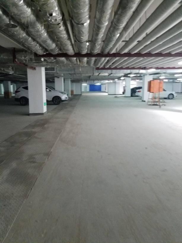 本項目針對地下車庫測量紅線范圍內的機電管線與土建等構筑物（包含一個水泵房和一個報警閥室）進行三維掃描作業并提交成果。 解決方案 業主給出2天內完成外業掃描的時間限制，所以決定選用兩臺Trimble TX6掃描儀同時作業的方式進行掃描，其中百分之七十的測站采用3分鐘模式快速獲取現場信息，最終耗時為一天半時間完成了整個外業采集工作。 圖片描述(最多50字) 經現場測量，現場機電部件最低點不足2m。為保證機電管道的信息詳細完整，必須將掃描儀架設至最低，以保證其可視范圍。 圖片描述(最多50字) 通過合理的布站可以有效降低累積誤差帶來的影響，并以殘差不超過3mm為標準進行拼接，最后進行噪點清理得到成果。 圖片描述(最多50字) 客戶依靠正向設計手段對MEP管線進行建模，無法直接利用點云數據進行擬合逆向。本次主要提供Trimble Realworks與sketchup軟件進行聯動獲取現場信息數據進行建模?？梢宰龅皆诙虝r間內掌握現場真實情況，大大提高了工作效率和模型精度，讓客戶足不出戶完成建模工作并可以實時進行數據的記錄和保存 圖片描述(最多50字) 模型工作完成后可以將MEP模型成果與點云成果在相同環境下進行光譜圖分析，也可以將MEP模型與土建模型進行碰撞監測分析。通過以上方法直觀檢查出成果與現場環境當中存在的差別，以保證最終成果的可靠性。 結果 提交成果包含：點云數據成果、三維模型（包括土建與機電模型、模型檢測報告等）。此次全部工作大約用時4天。本項目在很大程度上提高了測量速率與精度，使建模工作可以更好的展開。實現了模型的精確定位。并且點云數據的留存也為后續的深化設計帶來了便利。