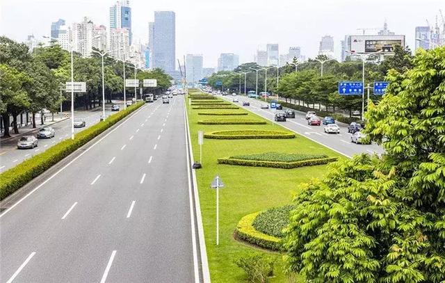 【道路建?！康缆肪G化帶設計