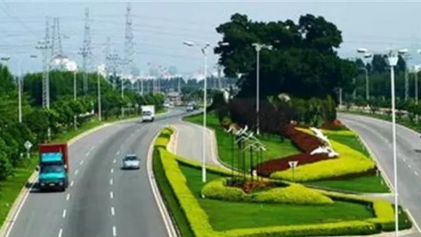 【道路建?！康缆肪G化帶設計